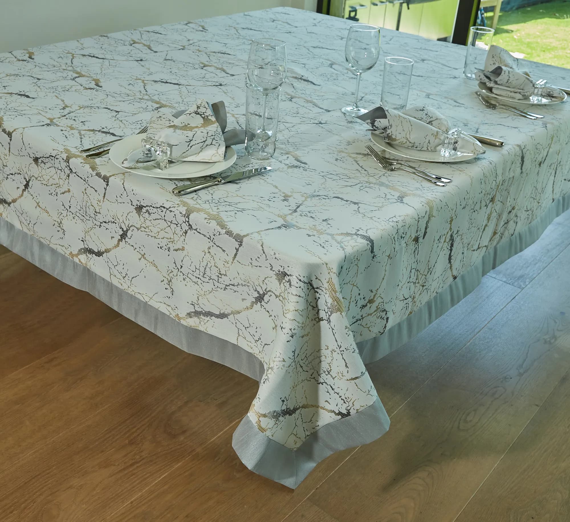 Black & White Whirl Napkins